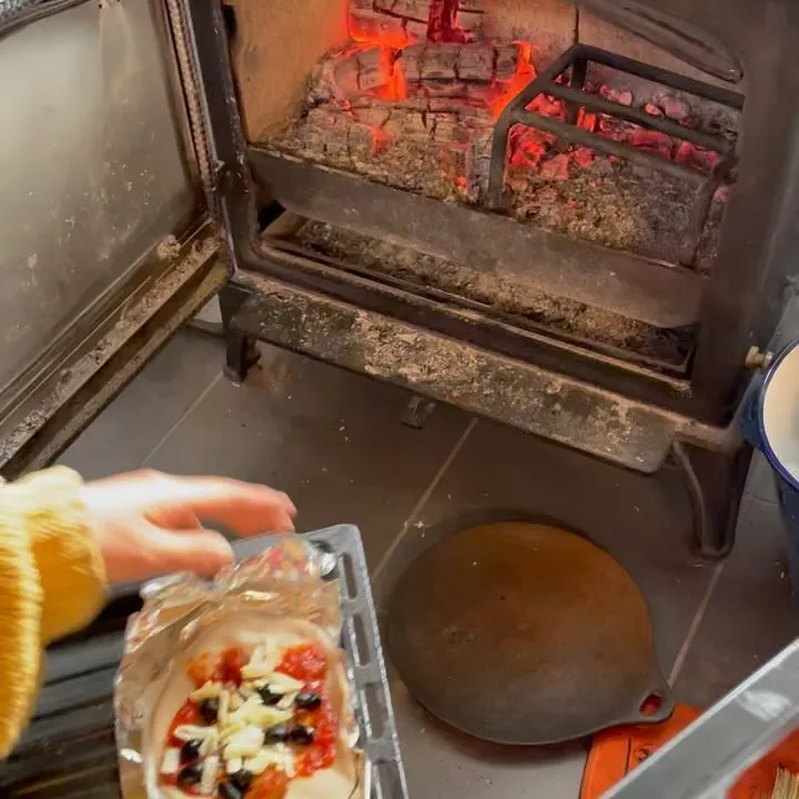 薪ストーブで薬膳ピザ🍕